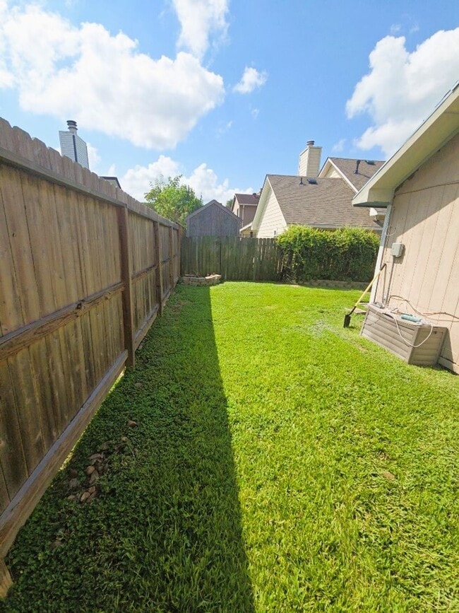 Building Photo - 8718 Roaring Point Dr