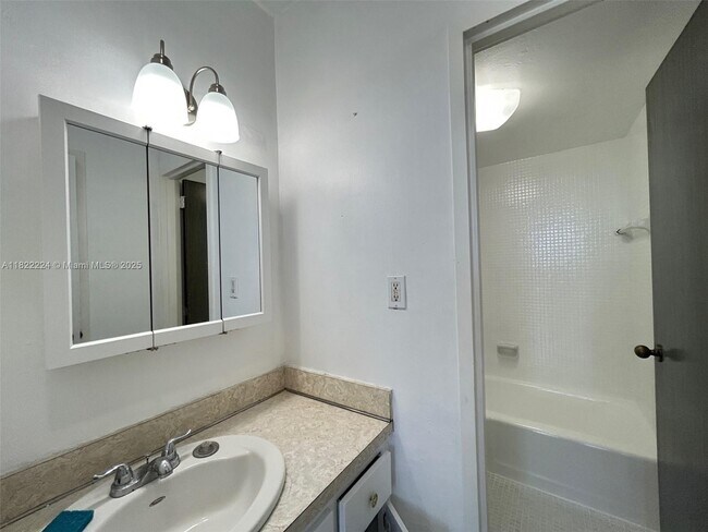 Building Photo - 2899 Collins Ave