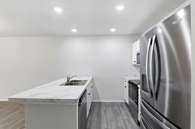 Building Photo - Contemporary in Cleburne!