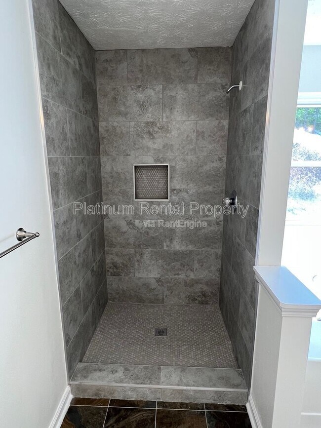 Building Photo - 1097 Yellow River Dr