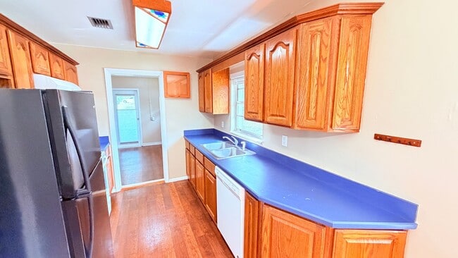 Building Photo - Beautifully Renovated 3-Bedroom Home with Upgrades in Deltona Lakes!!!