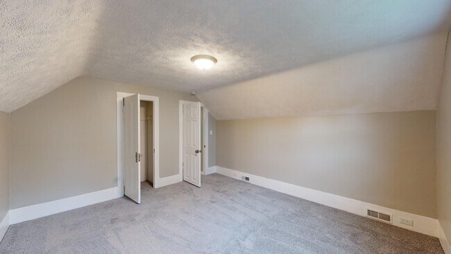 Building Photo - 3218-22 Walton