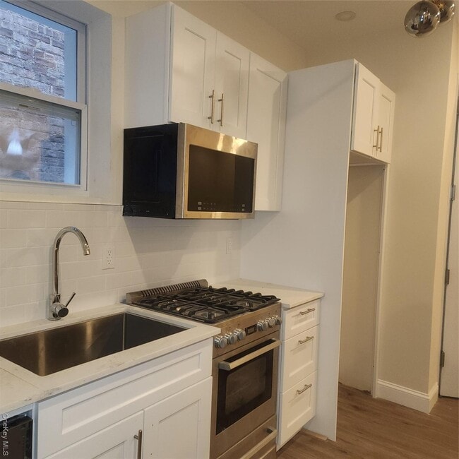 Building Photo - 93 Elliott Ave