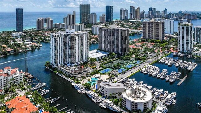 Building Photo - 19707 Turnberry Way