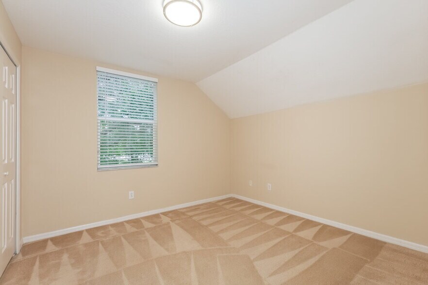 Building Photo - 6221 Kiteridge Dr