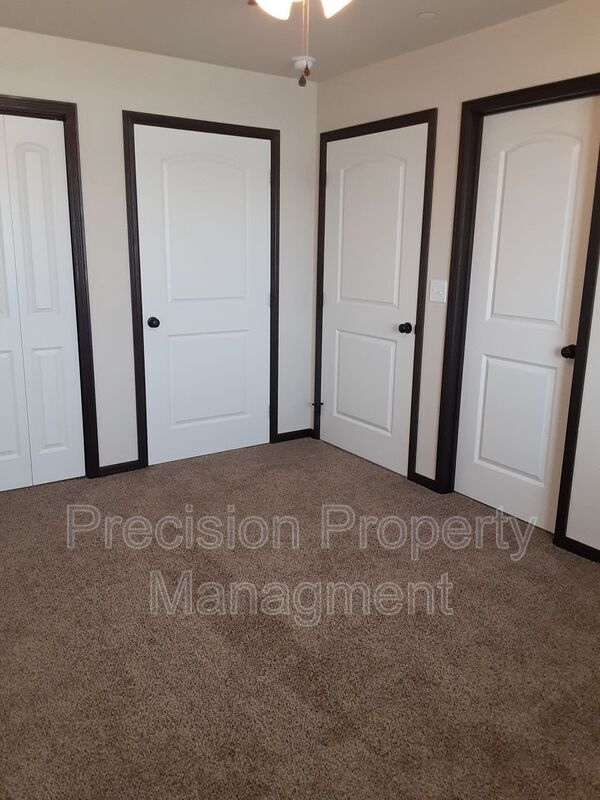 Building Photo - 561 225th St