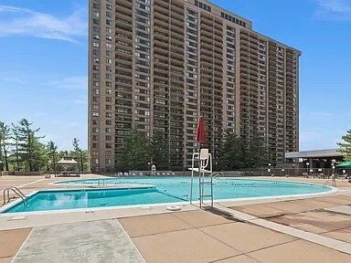 Building Photo - 3705 S George Mason Dr