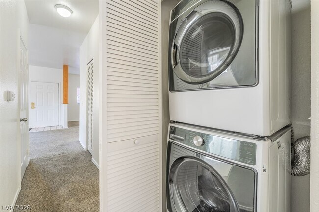 Building Photo - 4730 E Craig Rd