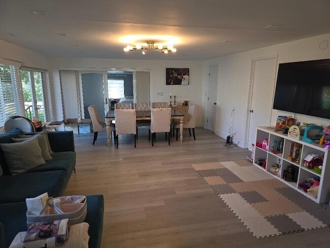 Building Photo - 1532 Fletcher St