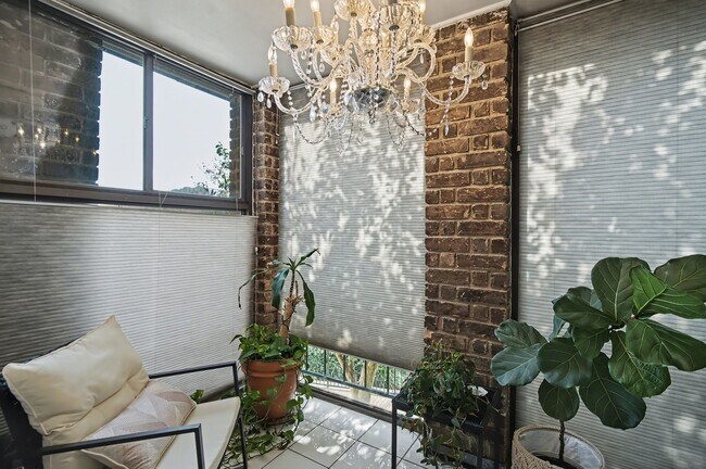 Building Photo - 7575 Katy Fwy