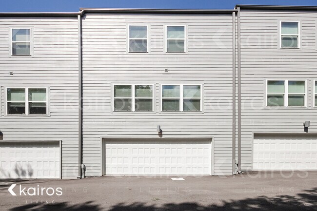 Building Photo - 1632 S. Razorback Road