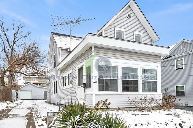 Building Photo - 655 High St SW