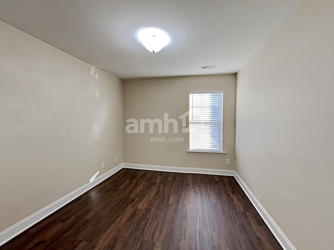 Building Photo - 1010 Semmes Ln