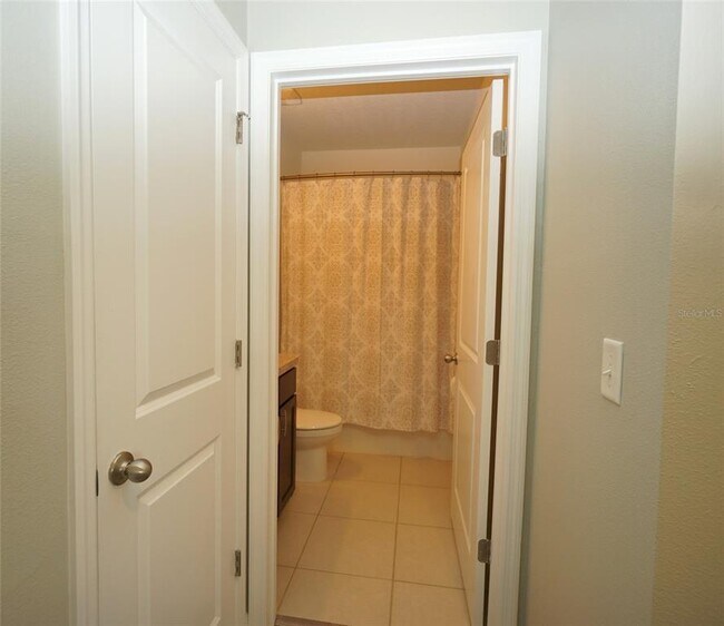 Building Photo - 11124 Leland Groves Dr