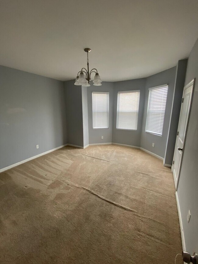 Building Photo - 5706 Warrington Ave