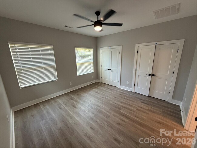 Building Photo - 525 Dellwood Dr
