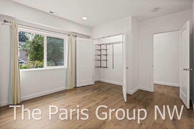 Building Photo - Delightful Magnolia 4br Remodel * Walkable Salmon Bay Location, Central Yet Quiet