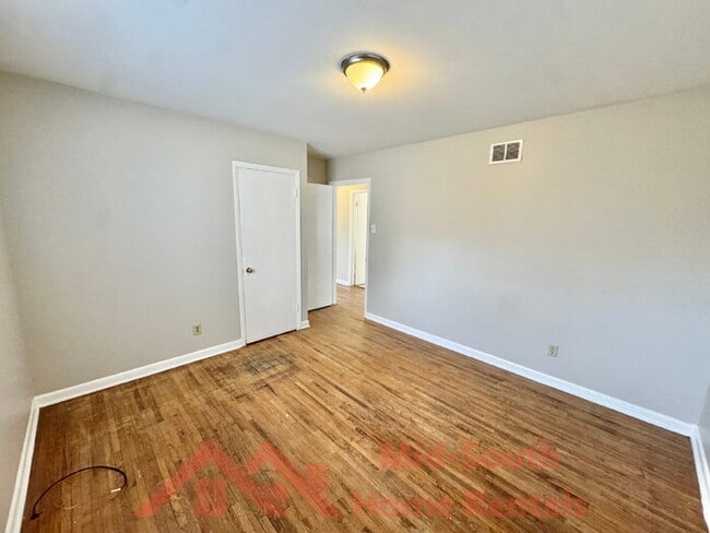 Building Photo - 3594 W Sutton Dr