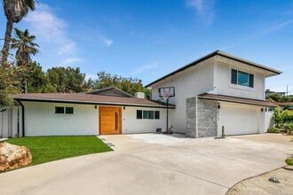 Building Photo - 6073 Avenida Chamnez