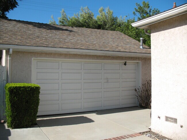 Huge Two Car Garage with Auto Door Opener and Light Motion - 3121 W Wyoming Ave