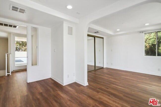 Building Photo - 12010 Texas Ave