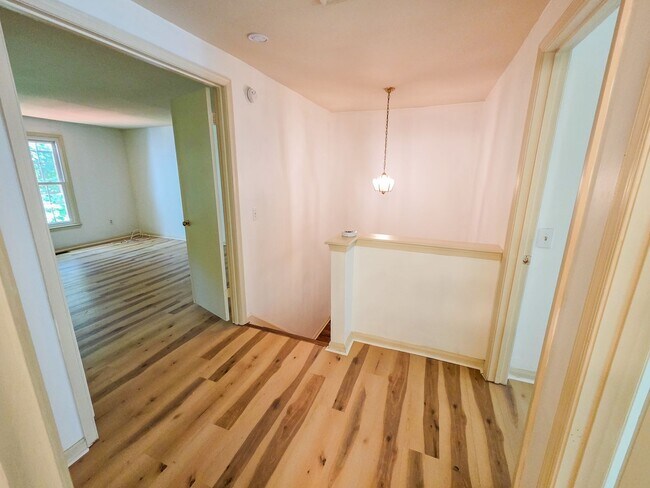 Building Photo - Fantastic 3br TownHome in highly sought Silver Spring Neighborhood - Available NOW!