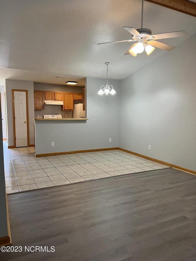 Building Photo - 119 Arabian Ln