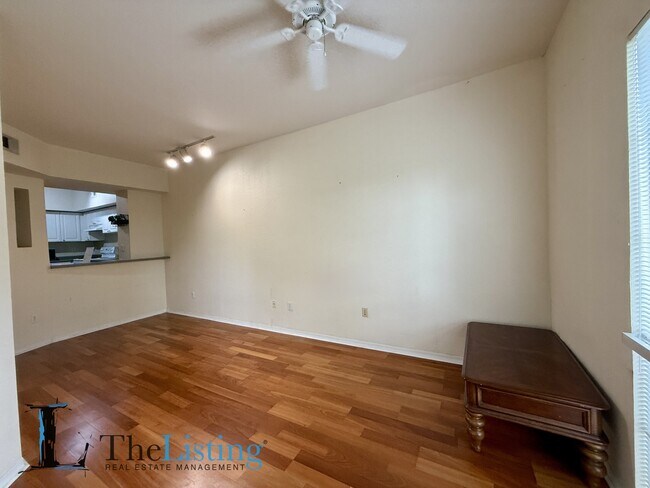 Building Photo - 402 S Armenia Ave