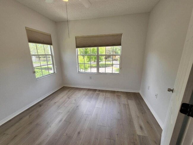 Building Photo - 5551 Bentgrass Dr