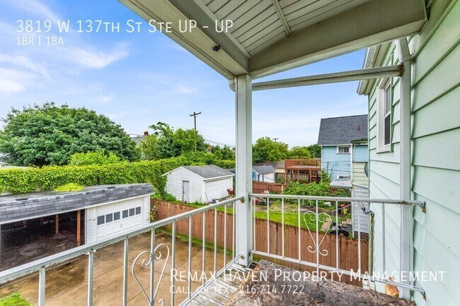 Building Photo - 3819 W 137th St