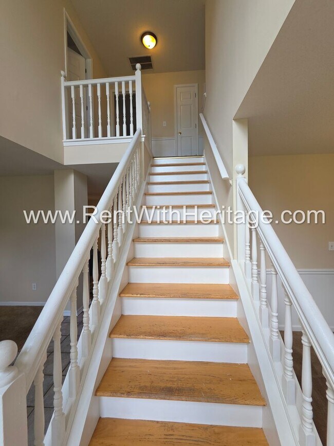 Building Photo - 6535 Manor Creek Dr