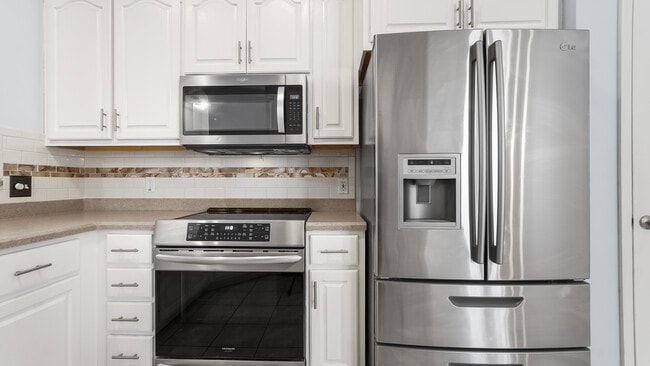 Building Photo - 7028 Starfish Ct