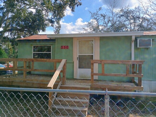 Building Photo - Updated 3 bedroom 2 bath Home for rent