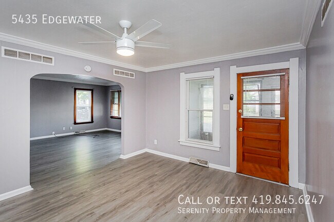 Building Photo - 5435 Edgewater-