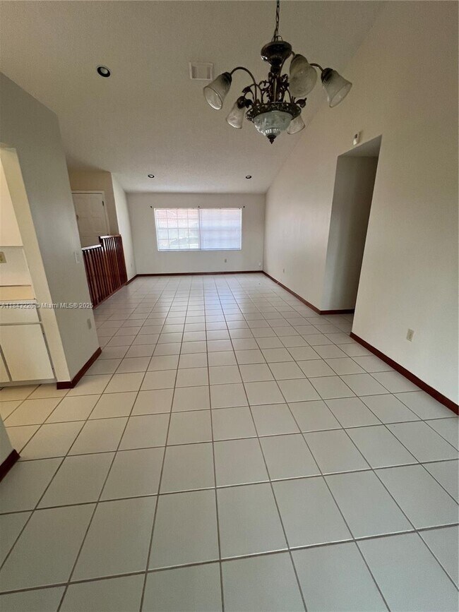 Building Photo - 1652 Egret Rd