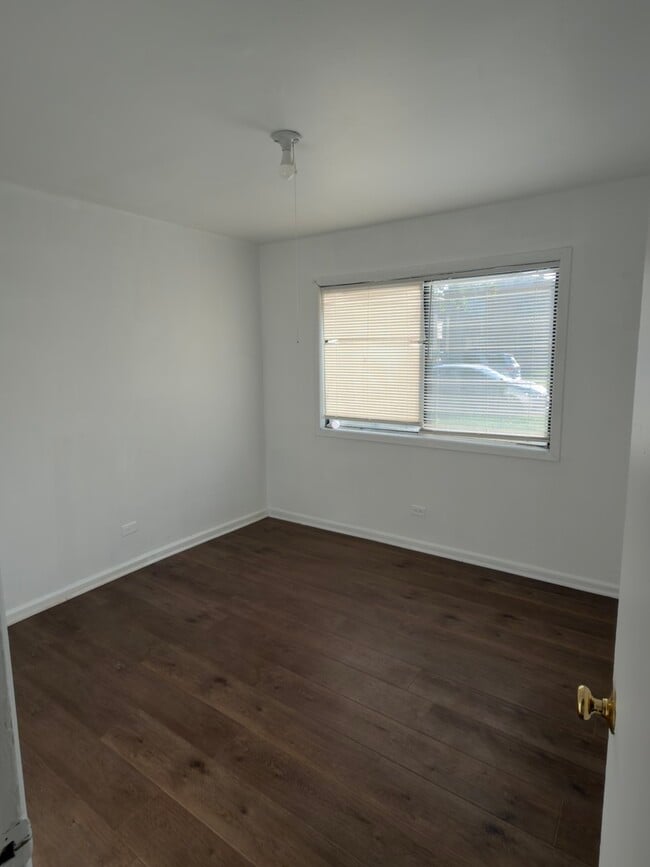 Building Photo - 5205 S 73rd Ct