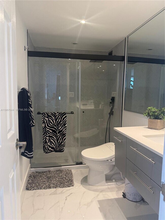 Building Photo - 5555 Collins Ave