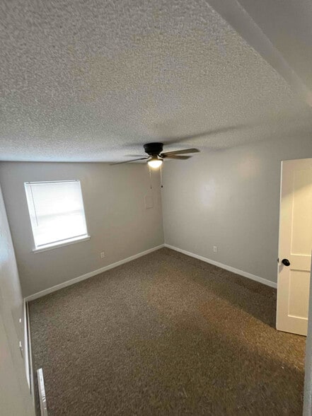 Building Photo - 222 N Hoke St