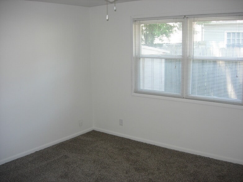 Bedroom-2 - 1409 Blanchard Ave