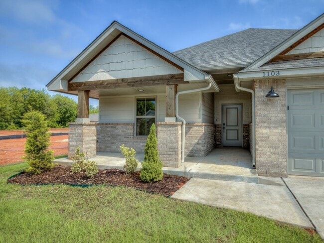 Building Photo - Brand New Home In Noble!