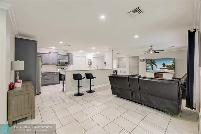 Building Photo - 9200 SW 51st Pl