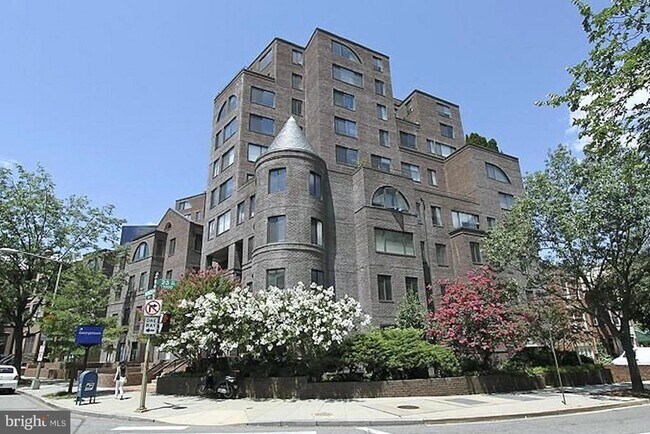 Building Photo - 3 Washington Cir NW