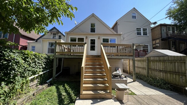 Building Photo - 1924 N St Louis Ave