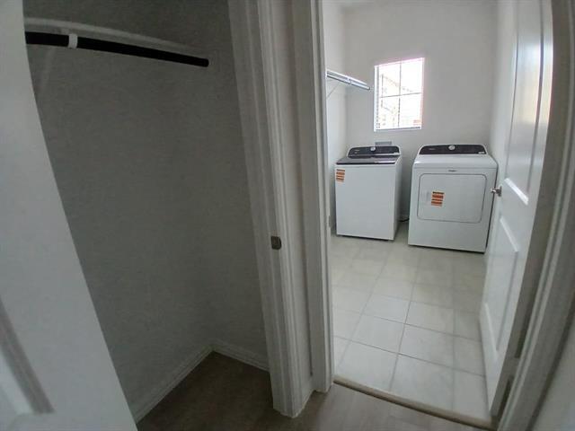 Building Photo - 600 Clover Crk Dr