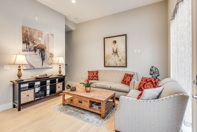 Building Photo - Newly build 3 bedroom South Redondo Townhome