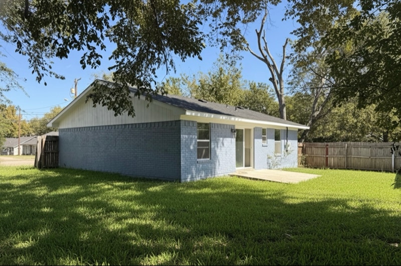 Primary Photo - 308 E Bourn St