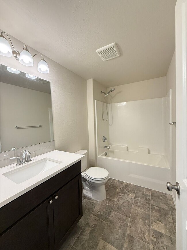 Building Photo - Charming 3 Bed / 2 Bath Home in Delta Estates – Medford