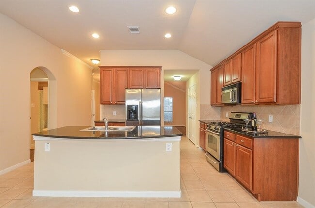 Building Photo - 24643 Hampton Lakes Dr