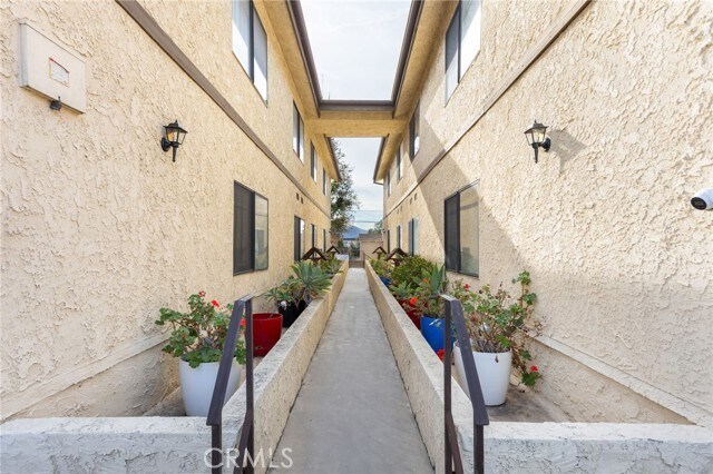 Building Photo - 1119 Linden Ave