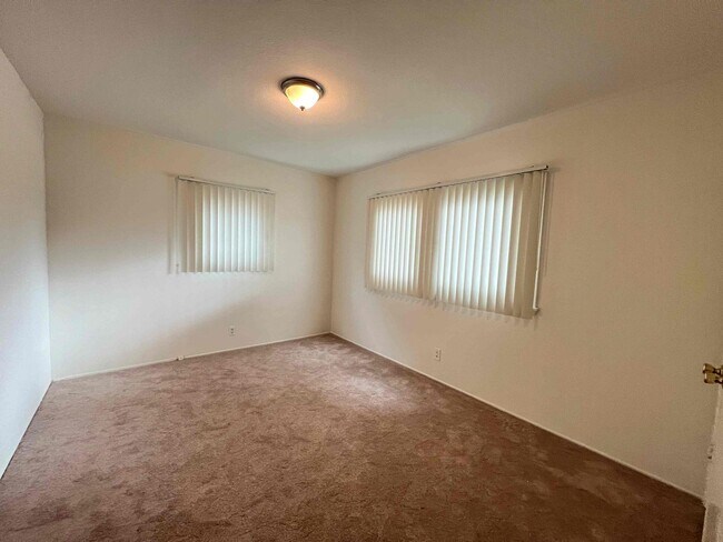 Building Photo - EAST313